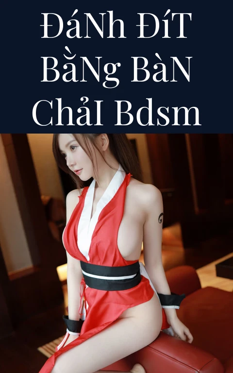 Đánh Đít Bằng Bàn Chải BDSM